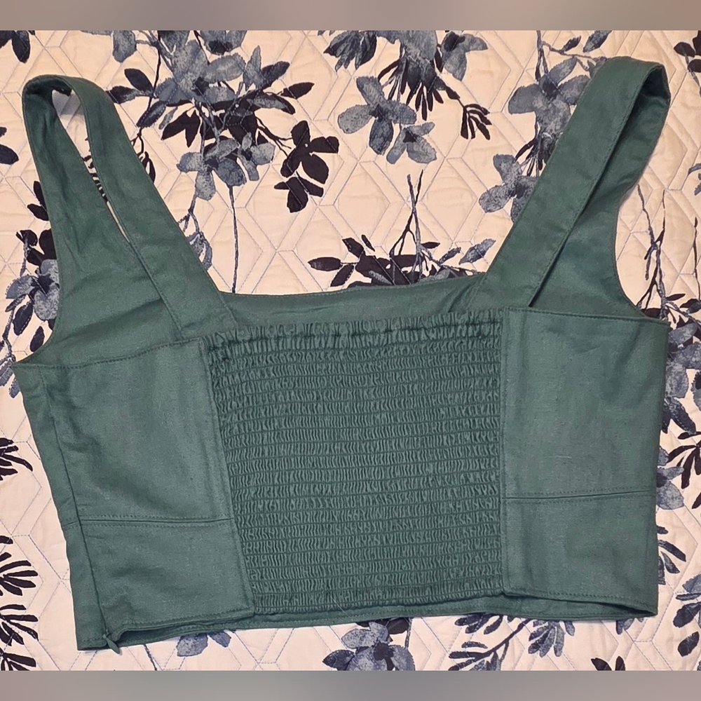 NWOT Banana Republic Green Linen Blend Crop Top | Smocked Back | Size 10 Summer - Picture 4 of 5